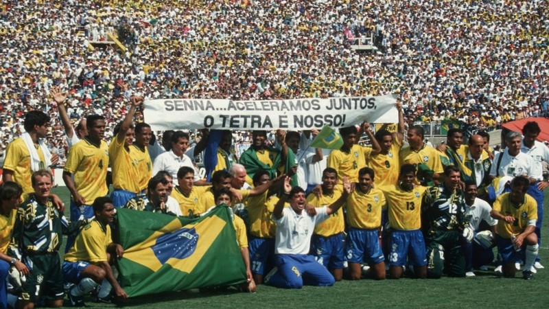 Áo đội tuyển Brazil được mang sắc vàng xanh kể từ năm 1958 Áo đội tuyển Brazil được mang sắc vàng xanh kể từ năm 1958