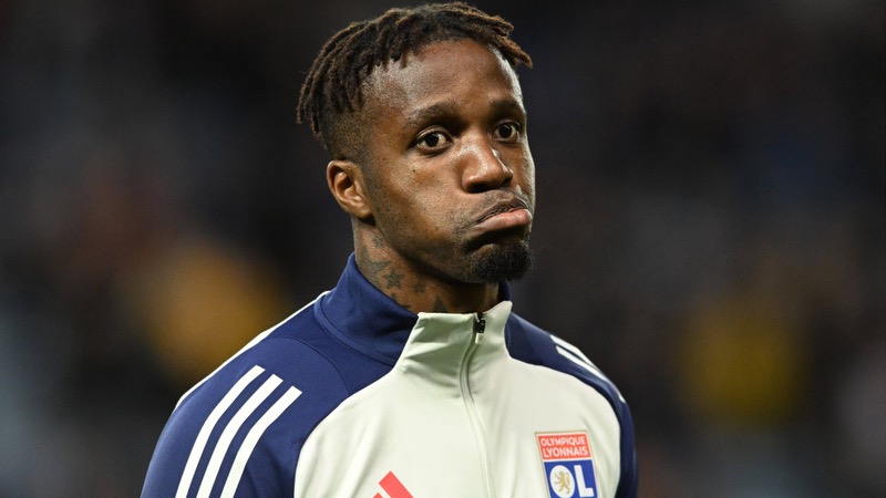 Cầu thủ Wilfried Zaha - Di sản cuối cùng của Sir Alex và những vụn vỡ đáng tiếc 1 Cầu thủ Wilfried Zaha - Di sản cuối cùng của Sir Alex và những vụn vỡ đáng tiếc